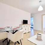 Appartement Magnifique Dans Le Centre-ville De Reims, Proche De La Gare Et Des Commodités *