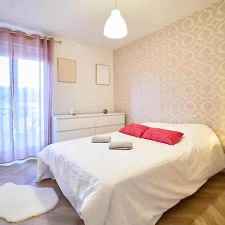 Magnifique Dans Le Centre-ville De Reims, Proche De La Gare Et Des Commodites アパート ランス