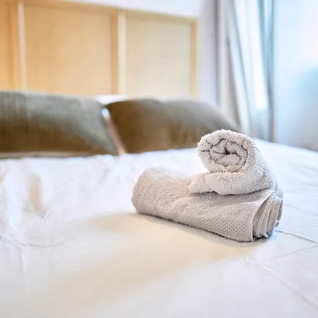 Appartement Magnifique Dans Le Centre-ville De Reims, Proche De La Gare Et Des Commodités *