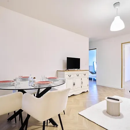 Apartament Magnifique Dans Le Centre-ville De Reims, Proche De La Gare Et Des Commodites *